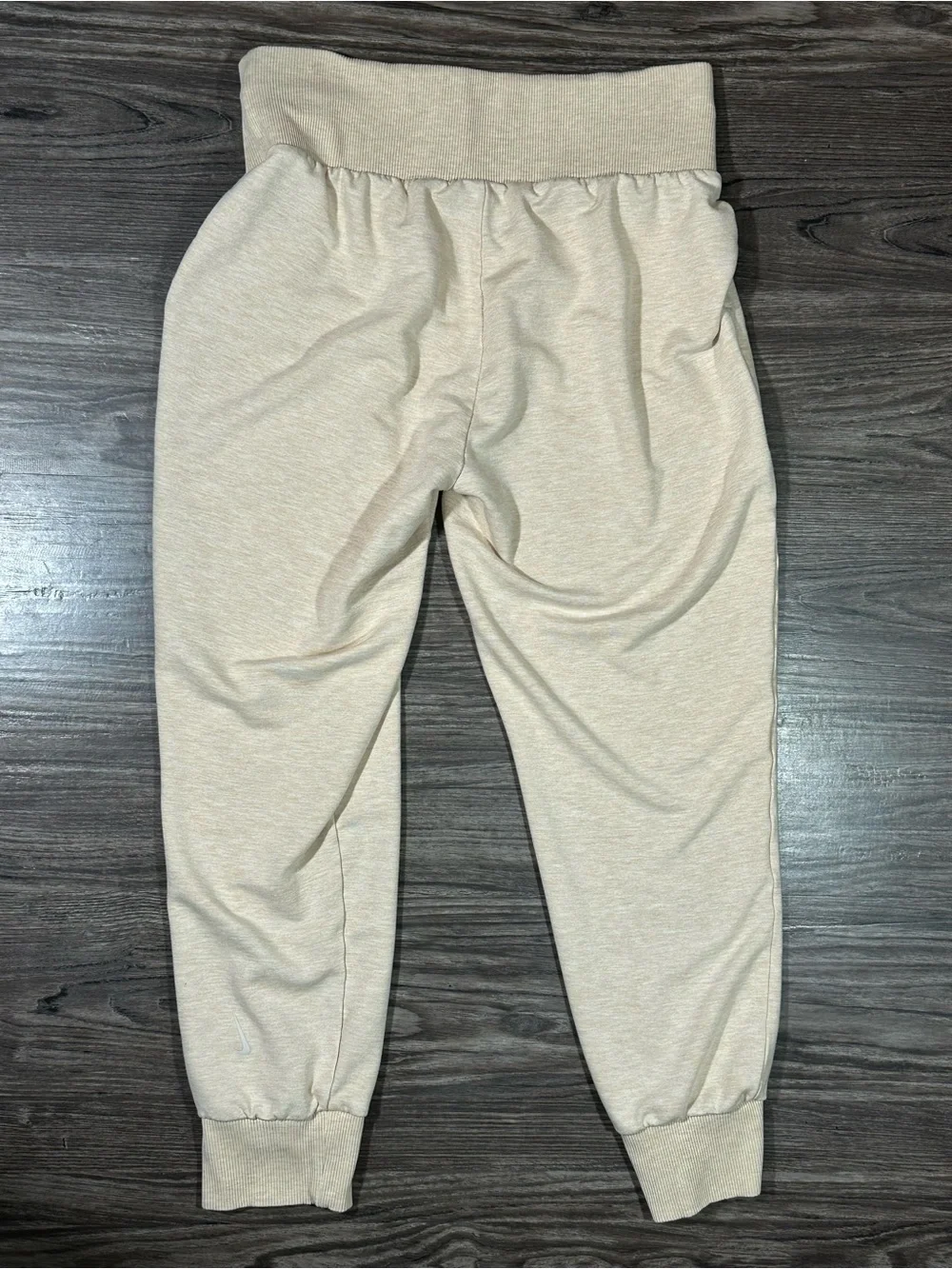 NIKE $70 YOGA FLOW Oatmeal Slim Fit Mid Rise 7/8 Ribbed Cuff Pants M - Picture 9 of 13
